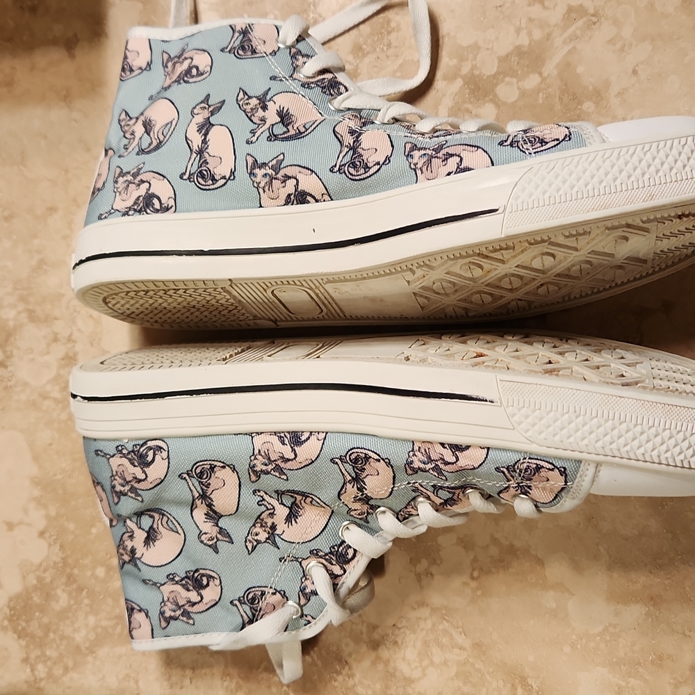 Converse - Picture 2 of 7